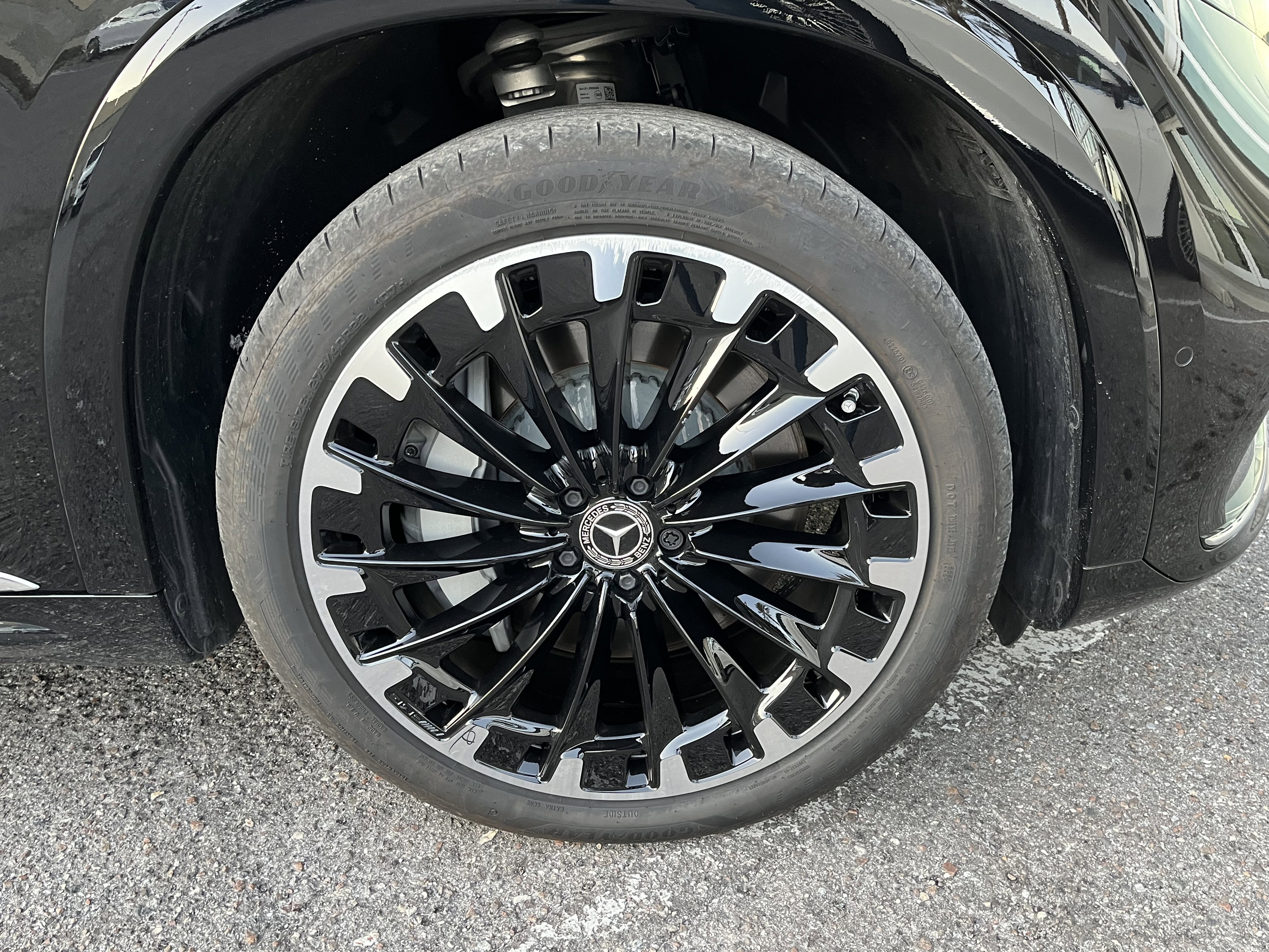 New 2026 Mercedes-Benz EQS 400 4MATIC SUV image 9