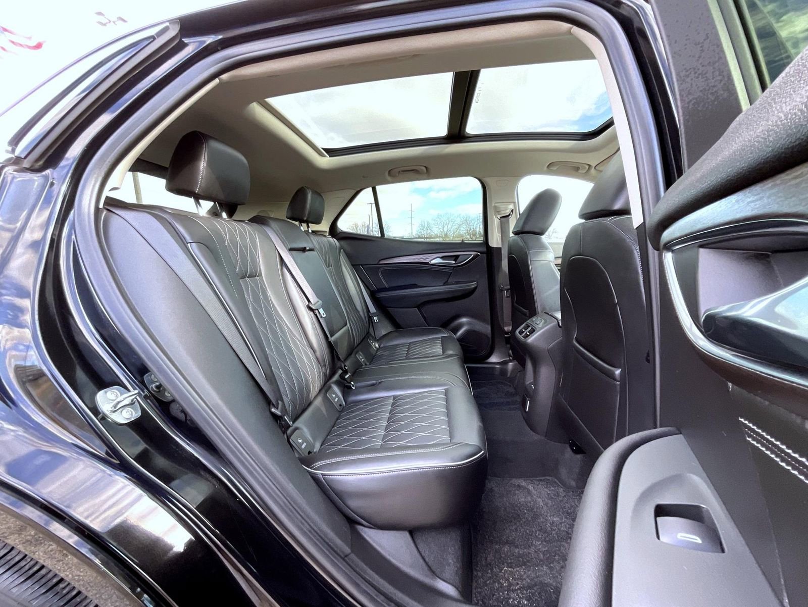 Certified 2023 Buick Envision Avenir image 18