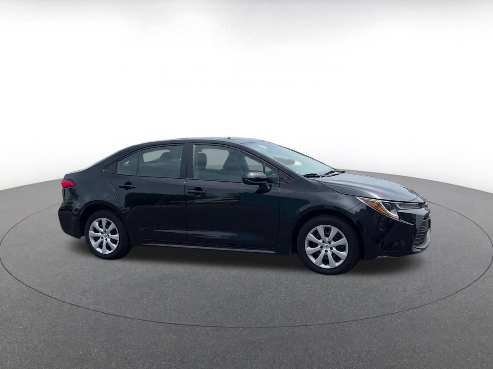 Used 2025 Toyota Corolla LE FWD video 2