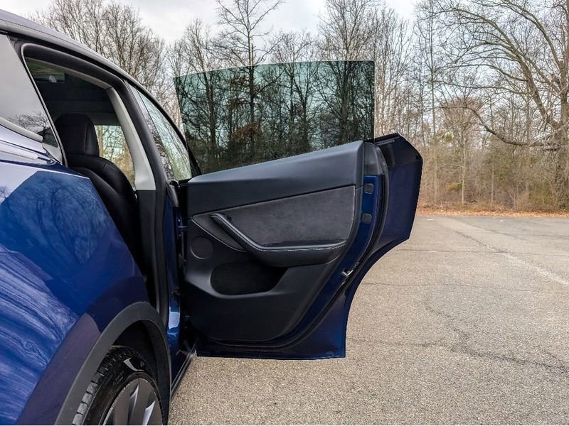 Used 2023 Tesla Model Y Performance image 12