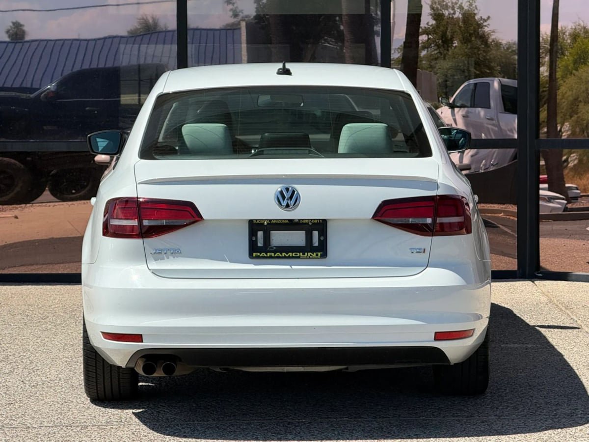 Used 2016 Volkswagen Jetta Sport FWD image 9