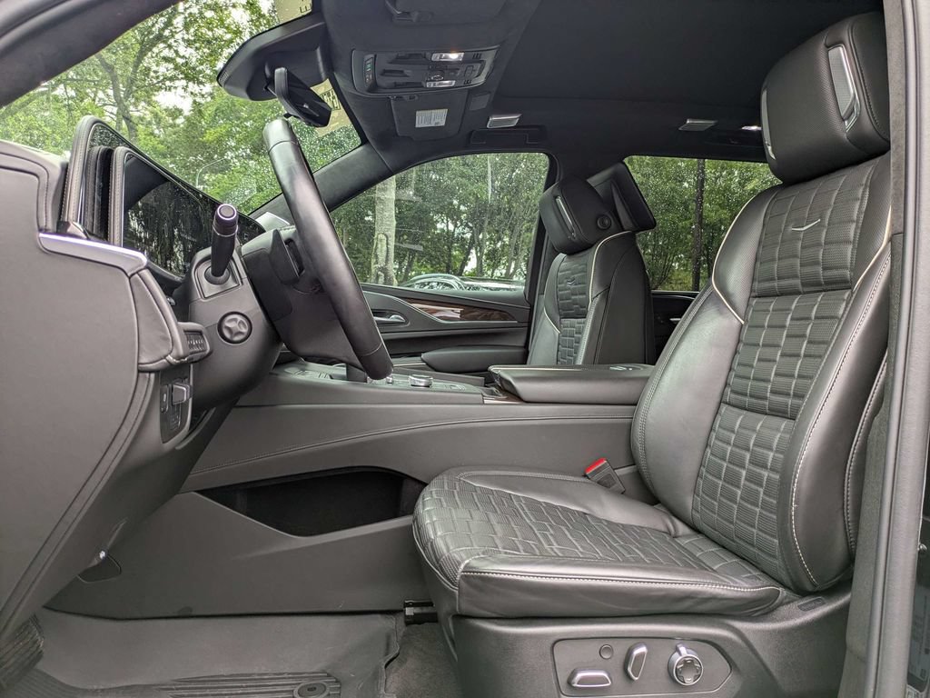 Certified 2023 Cadillac Escalade Sport Platinum w/ LPO, ONYX Package AWD/4WD image 23