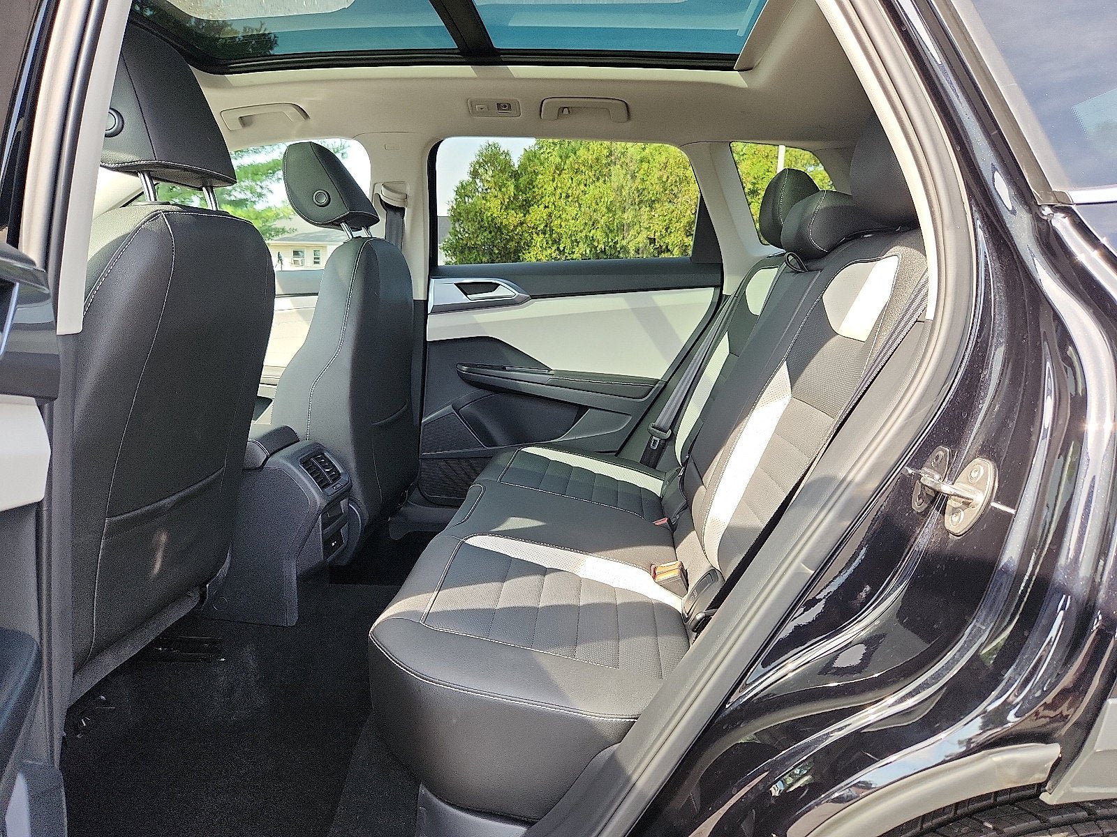 Certified 2025 Volkswagen Taos SEL w/ Black Wheel Plus Package AWD/4WD image 10