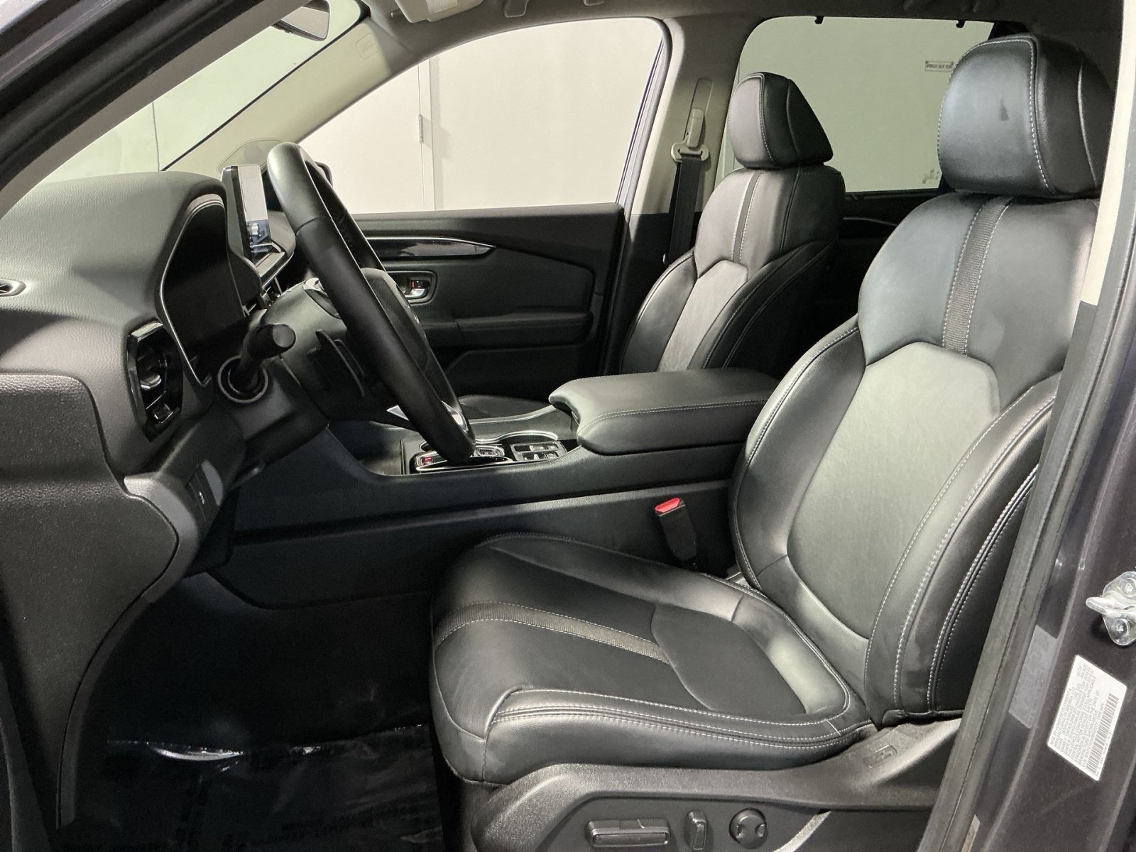 Used 2025 Honda Pilot Touring image 14