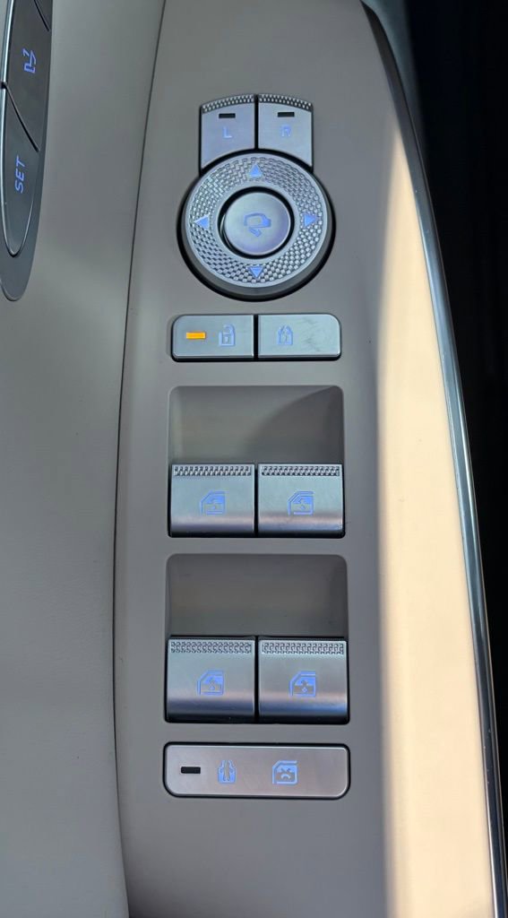 Certified 2026 Genesis GV70 2.5T Select image 17