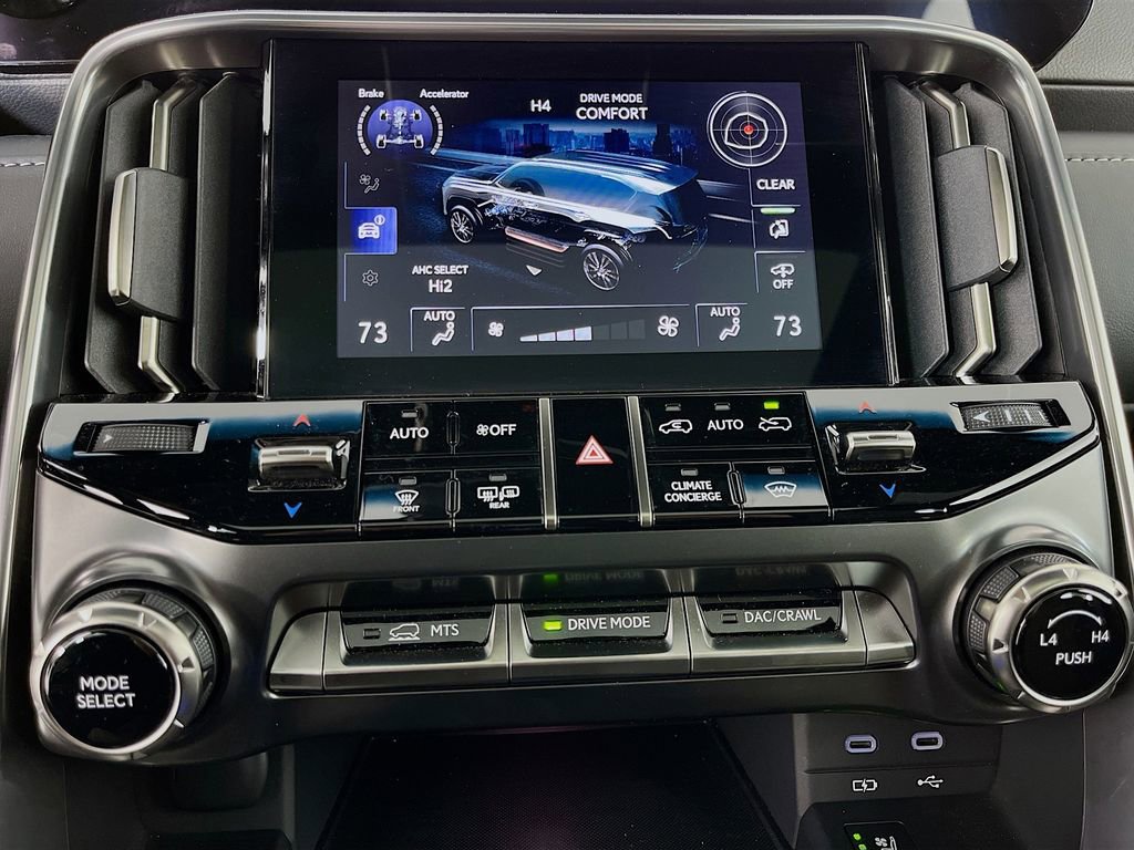 Used 2025 Lexus LX 700h Overtrail image 22