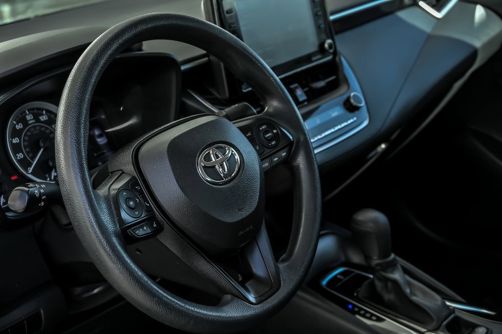 Used 2022 Toyota Corolla LE FWD image 18