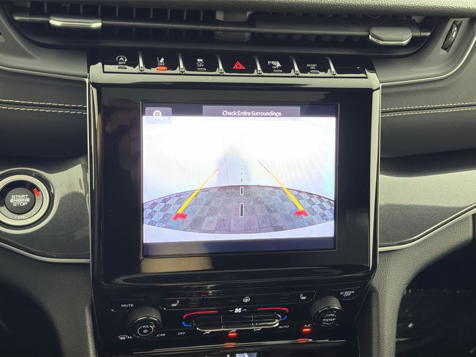 Used 2023 Jeep Grand Cherokee Altitude image 19