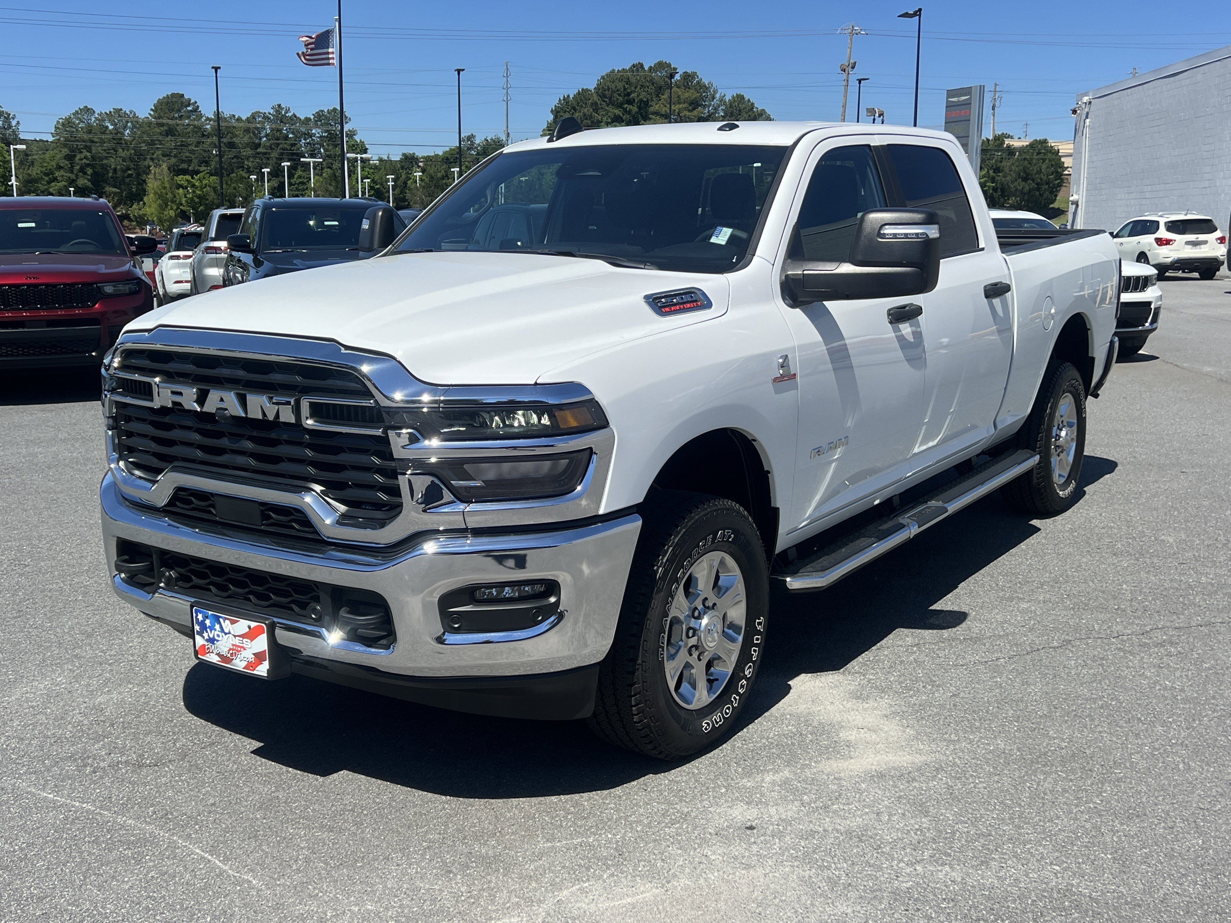 Used 2025 RAM 2500 Big Horn AWD/4WD image 3