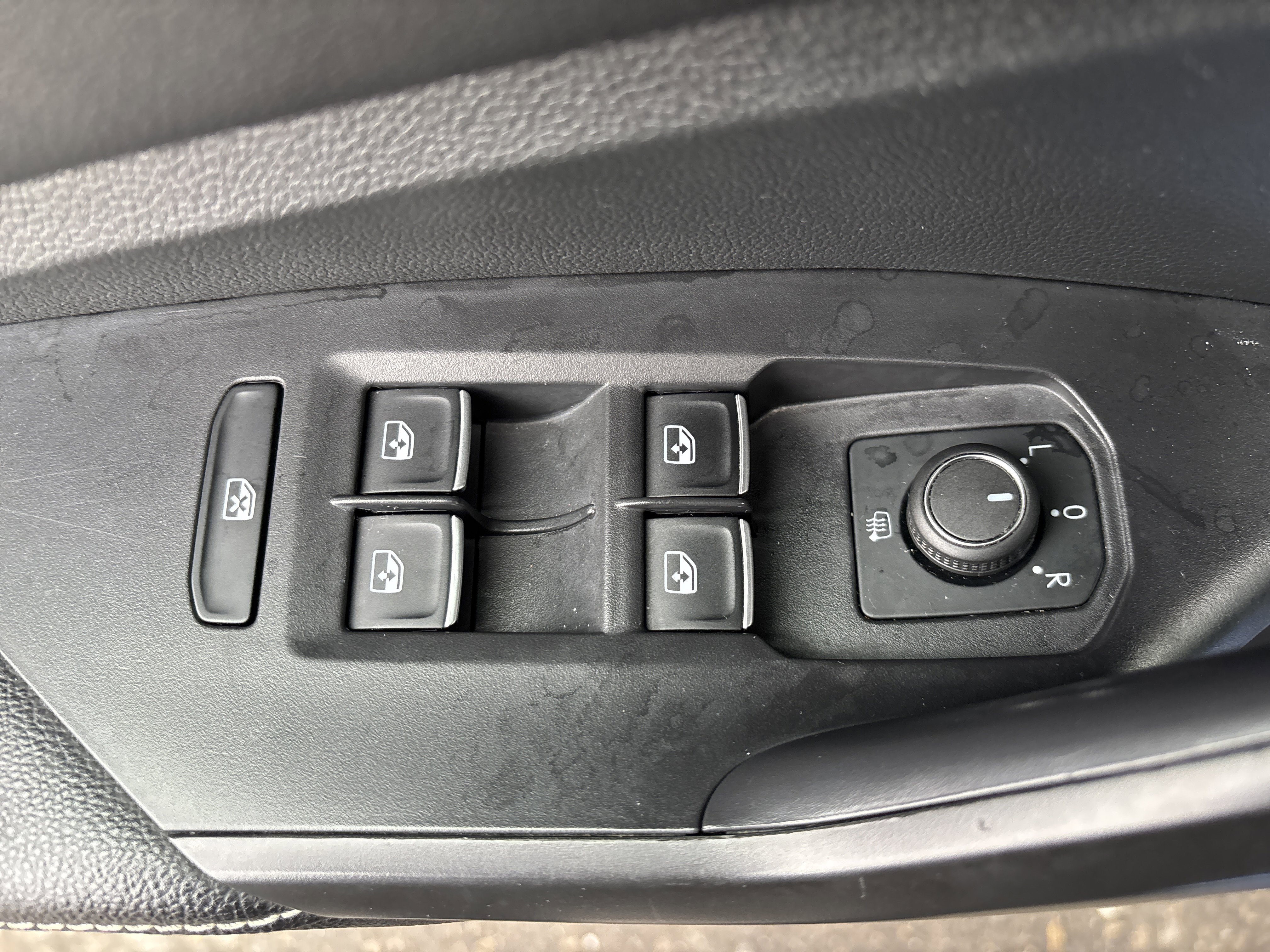 Used 2024 Volkswagen Jetta SE image 17