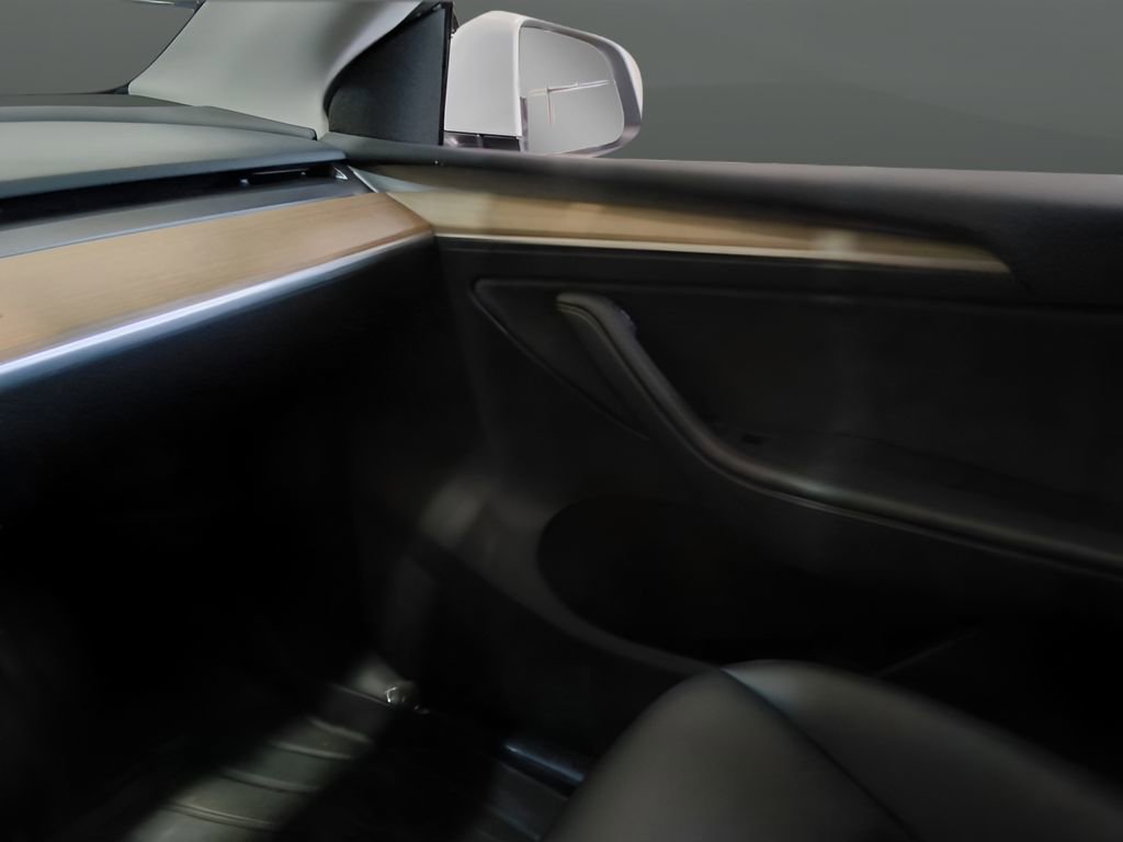 Used 2023 Tesla Model Y Performance image 21
