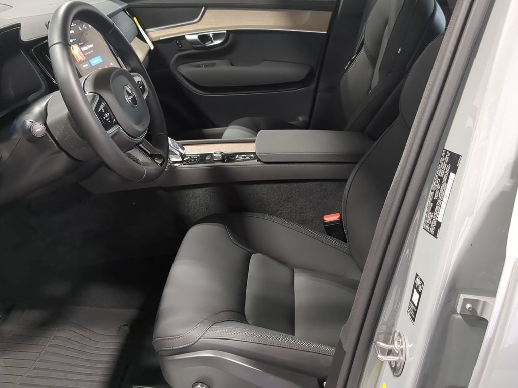 Used 2026 Volvo XC90 B5 Plus w/ Protection Package AWD/4WD image 19