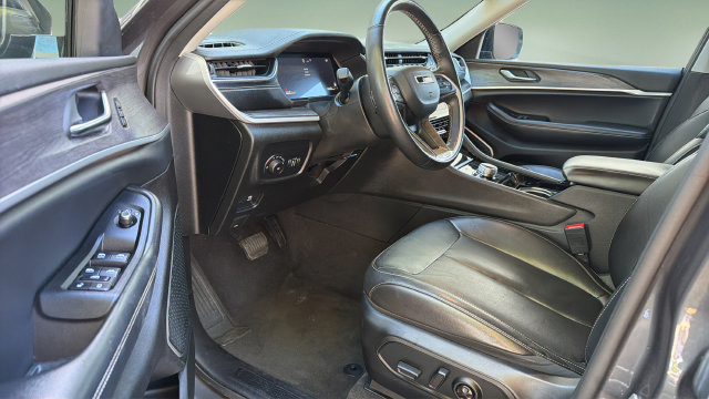 Used 2022 Jeep Grand Cherokee Limited AWD/4WD image 11