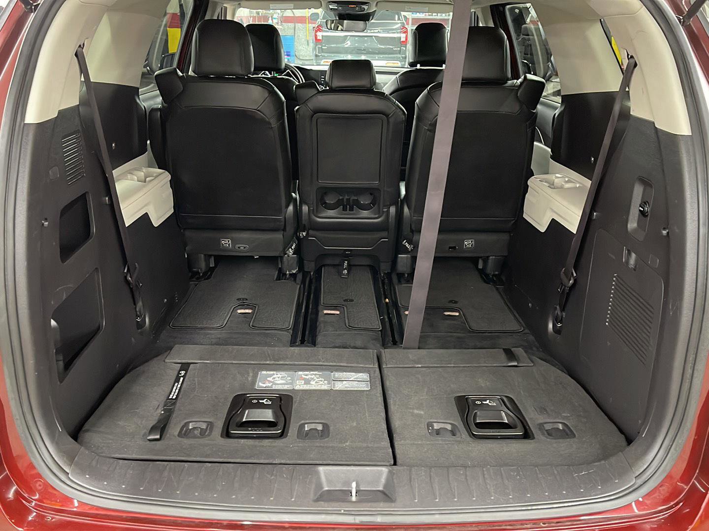 Used 2024 Kia Carnival LX FWD image 18
