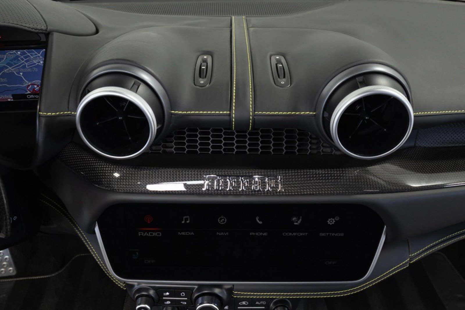 Used 2020 Ferrari Portofino RWD image 31