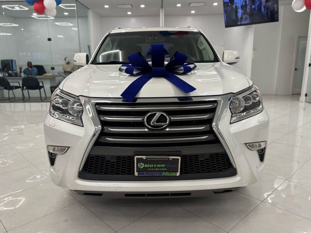 Used 2018 Lexus GX 460 Premium w/ Premium Package image 2