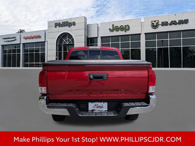 Used 2017 Toyota Tacoma SR5 RWD image 4
