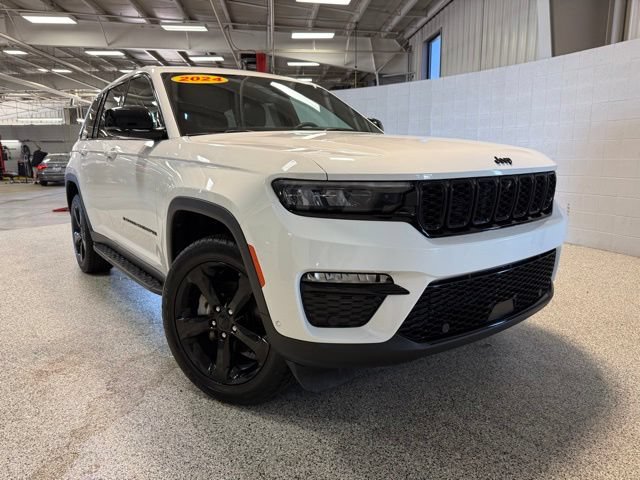 Used 2024 Jeep Grand Cherokee Limited w/ Luxury Tech Group II AWD/4WD image 1