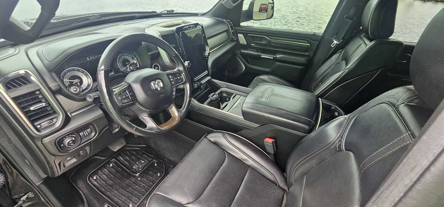 Used 2020 RAM 1500 Limited w/ Black Appearance Package AWD/4WD image 10