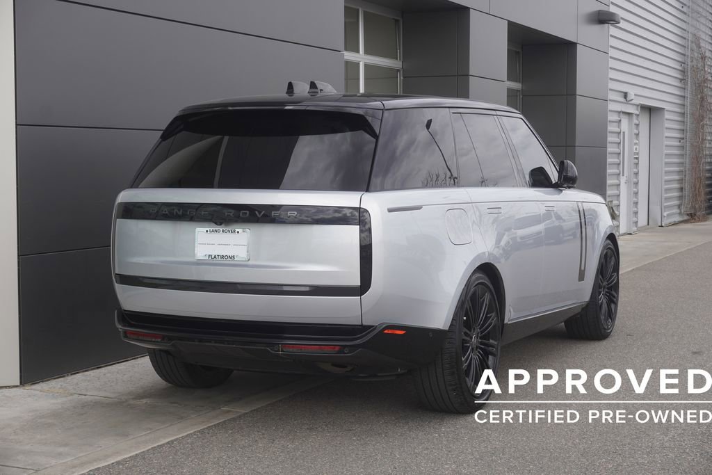 Used 2024 Land Rover Range Rover SE image 2