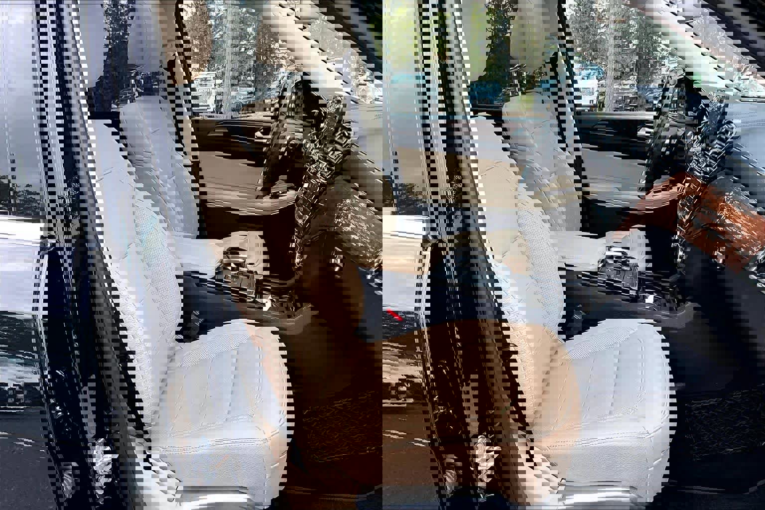 Used 2019 Mercedes-Benz GLS 550 4MATIC image 9