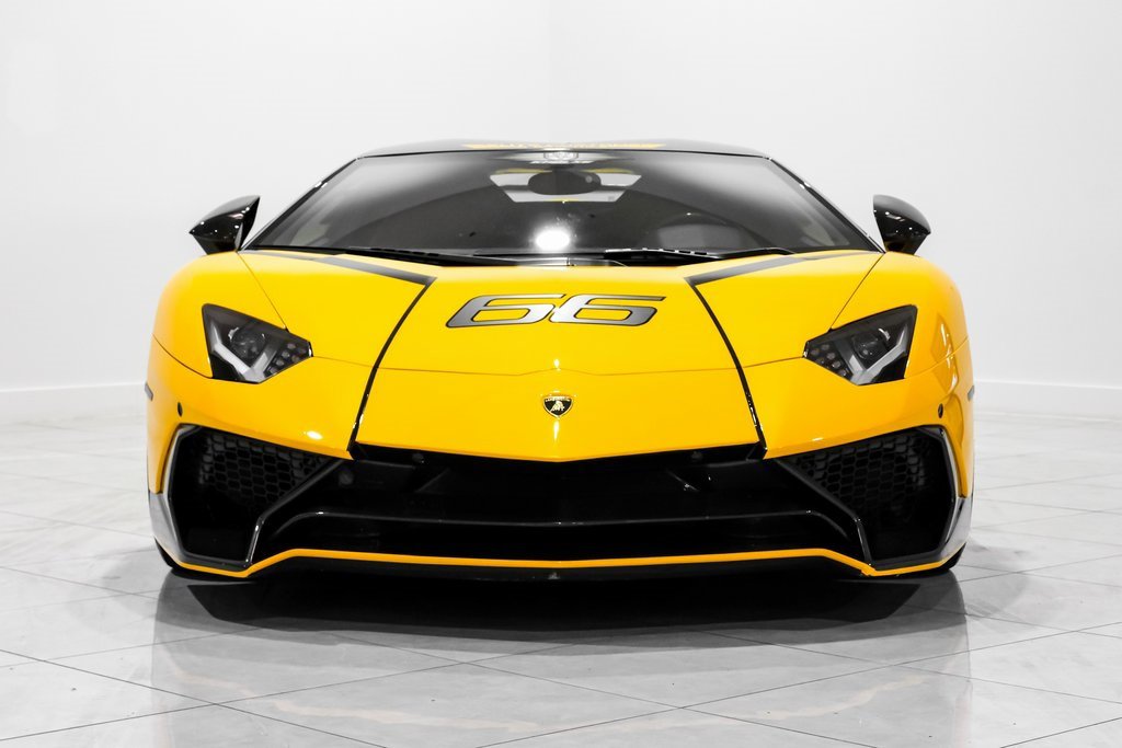Used 2016 Lamborghini Aventador LP 700-4 image 2