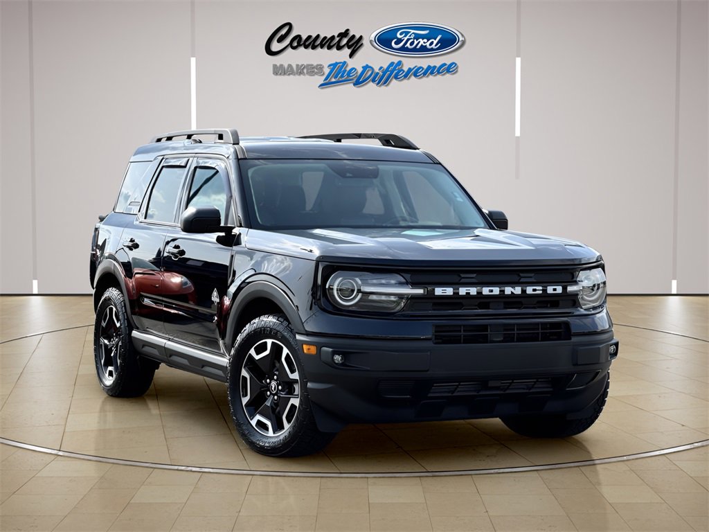 Used 2023 Ford Bronco Sport Outer Banks w/ Tech Package image 1