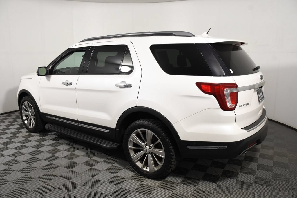 Used 2018 Ford Explorer Limited w/ Equipment Group 301A AWD/4WD image 3