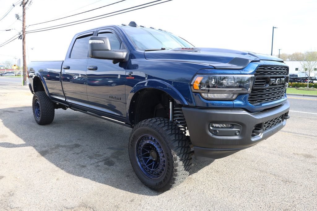 Used 2024 RAM 3500 Limited w/ Night Edition AWD/4WD image 7