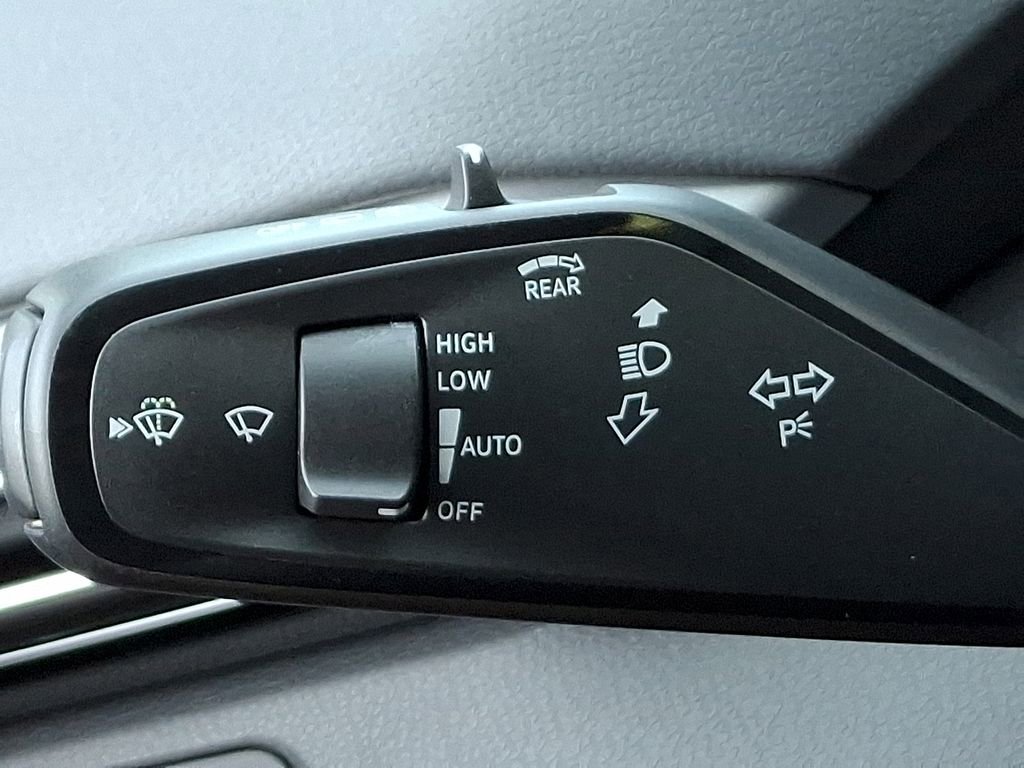 Certified 2025 Volkswagen ID.4 Pro AWD/4WD image 24