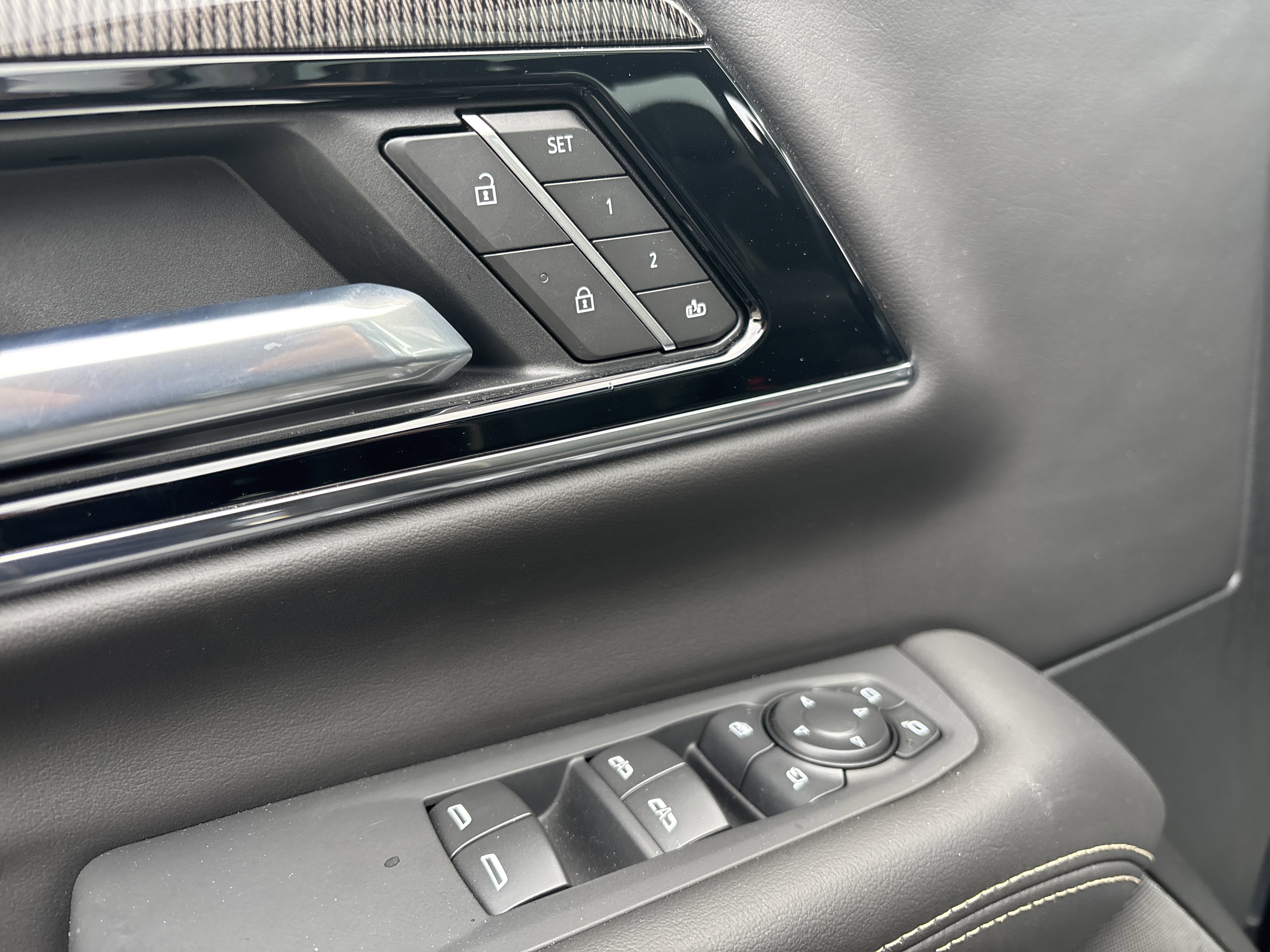 Used 2025 GMC Yukon Elevation w/ Elevation Premium Package image 22