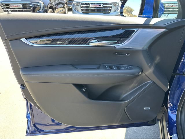 New 2025 Cadillac XT6 Premium Luxury w/ Technology Package AWD/4WD image 5