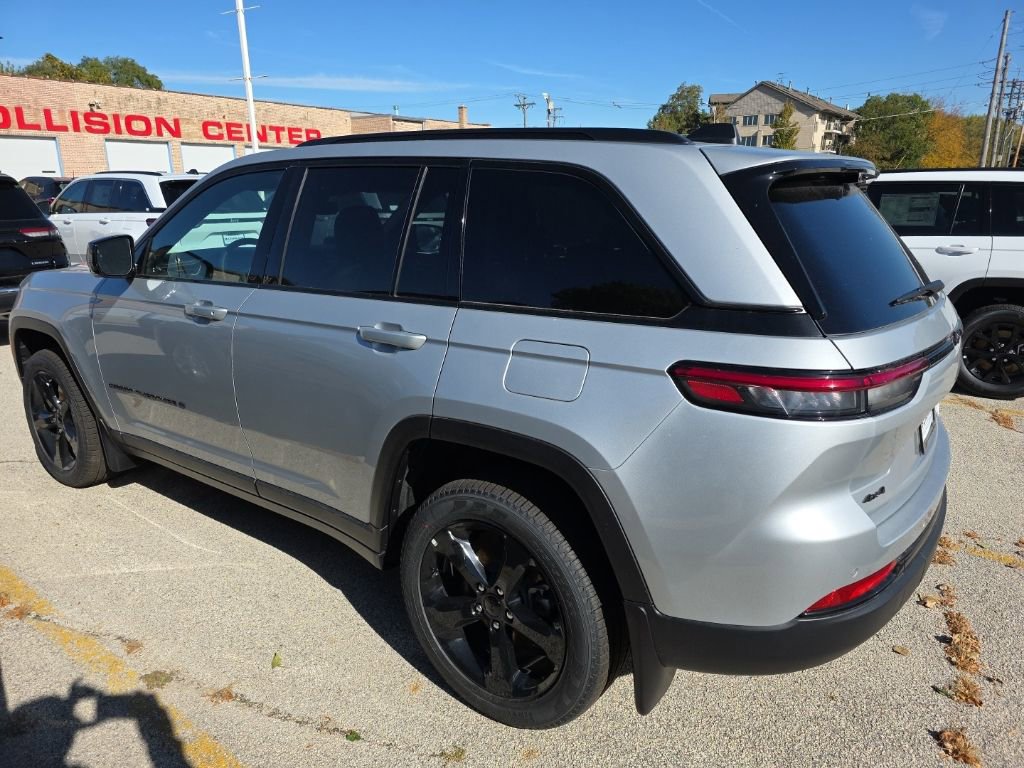 New 2025 Jeep Grand Cherokee Limited w/ Luxury Tech Group II image 5