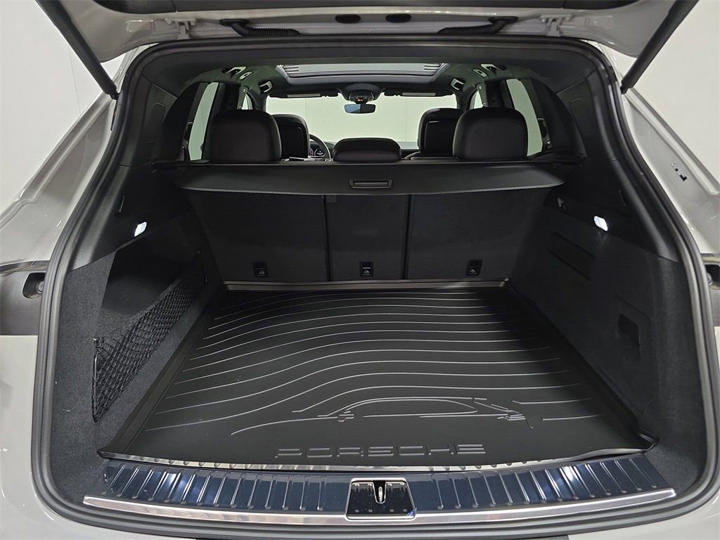 Certified 2025 Porsche Cayenne image 24