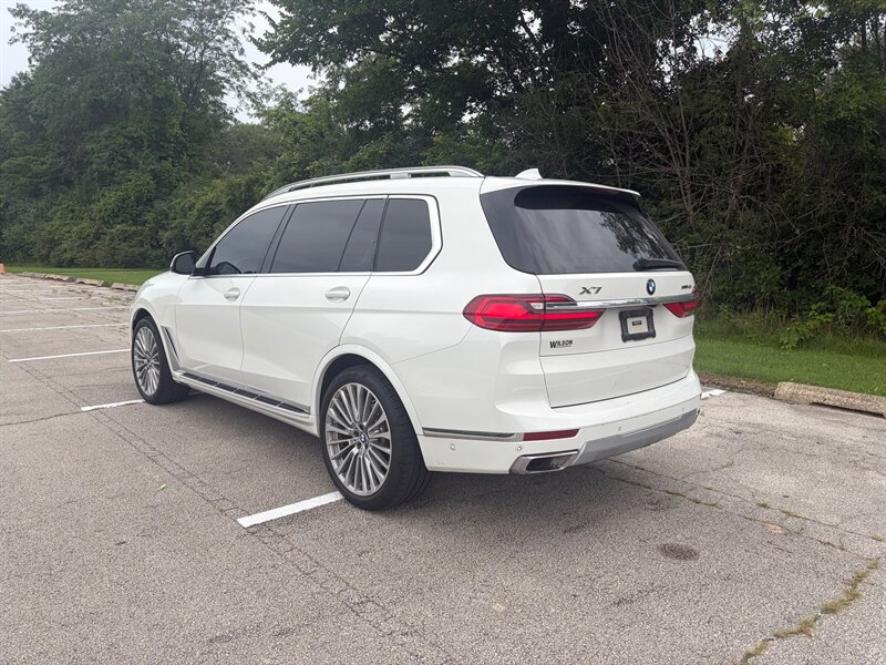 Used 2020 BMW X7 xDrive40i w/ Premium Package AWD/4WD image 3