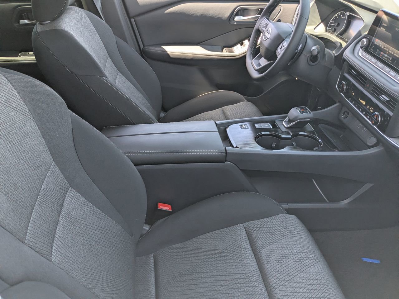 New 2026 Nissan Rogue SV FWD image 31