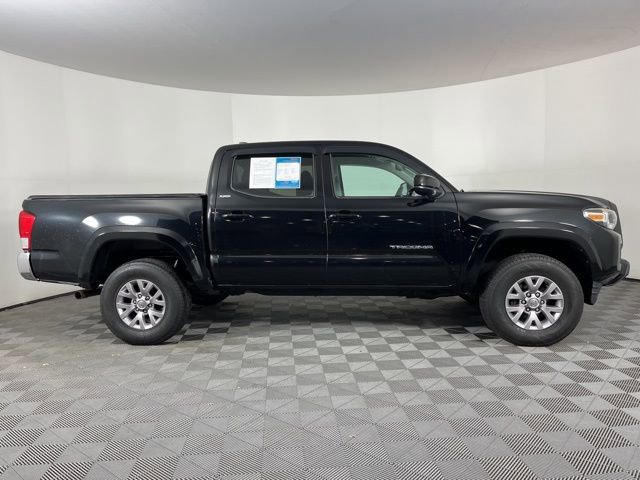 Used 2017 Toyota Tacoma SR5 image 11