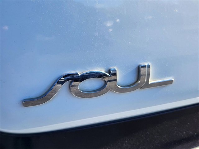 Used 2018 Kia Soul + image 10