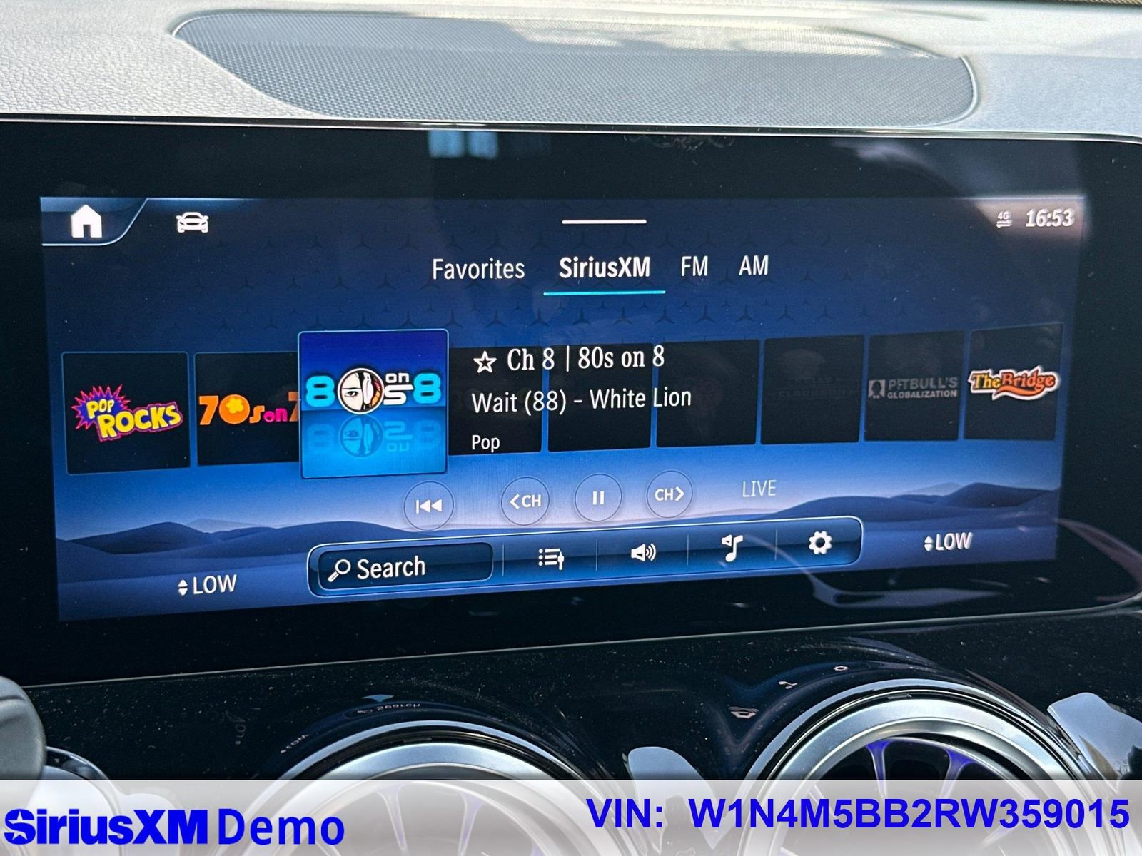 Used 2024 Mercedes-Benz GLB 35 AMG 4MATIC image 34