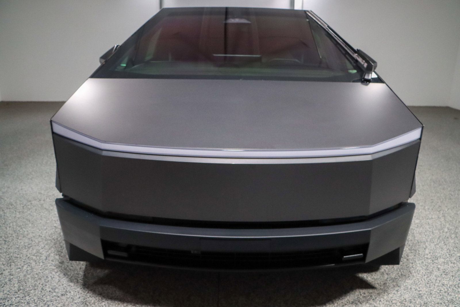 Used 2024 Tesla Cybertruck AWD Crew Cab image 4