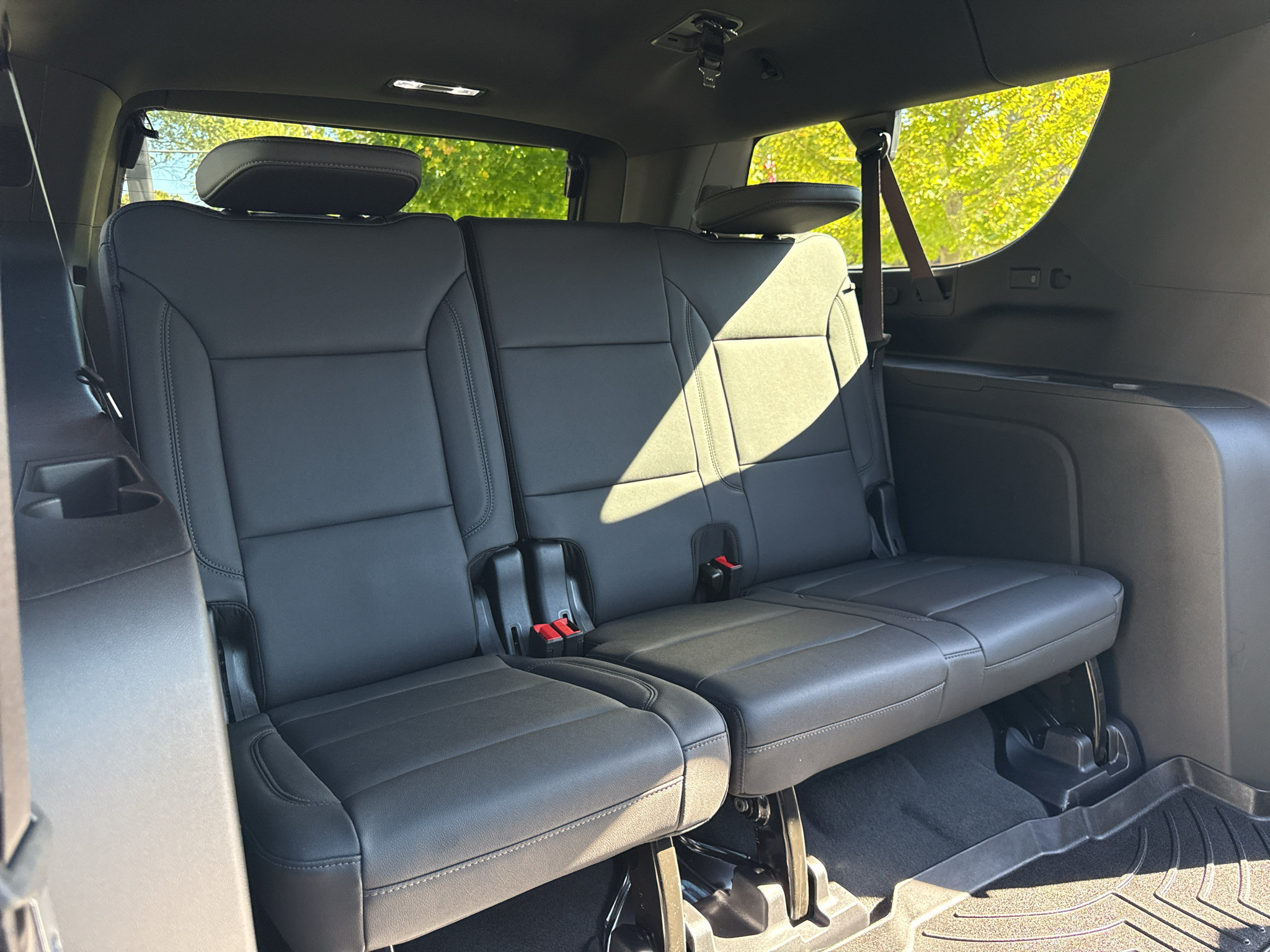 Used 2025 Chevrolet Suburban Z71 w/ Z71 Off-Road Package AWD/4WD image 43