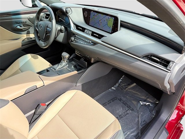Used 2020 Lexus ES 300h w/ Premium Package image 14
