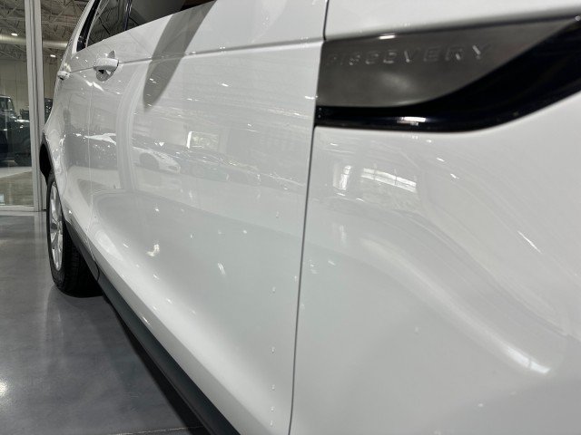 Used 2019 Land Rover Discovery SE AWD/4WD image 16