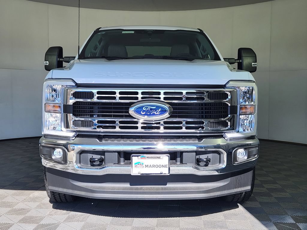 New 2026 Ford F350 XLT w/ FX4 Off-Road Package AWD/4WD image 2