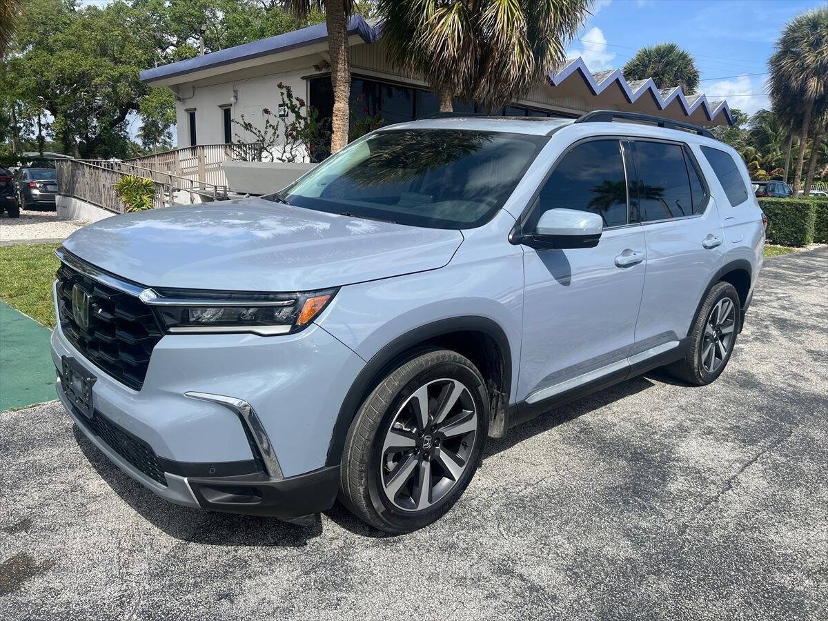 Used 2023 Honda Pilot Touring image 2
