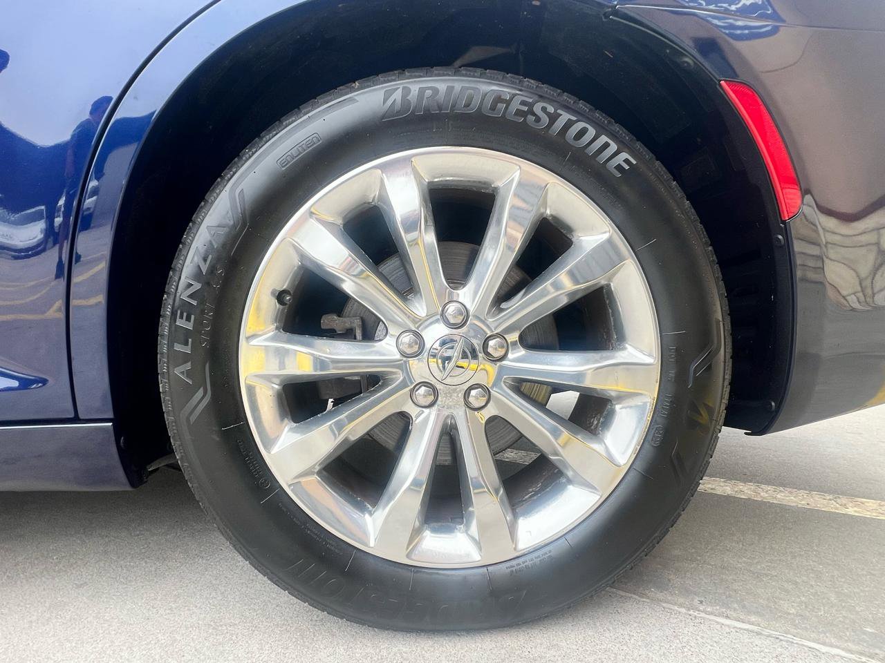 Used 2016 Chrysler 300 C AWD/4WD image 40