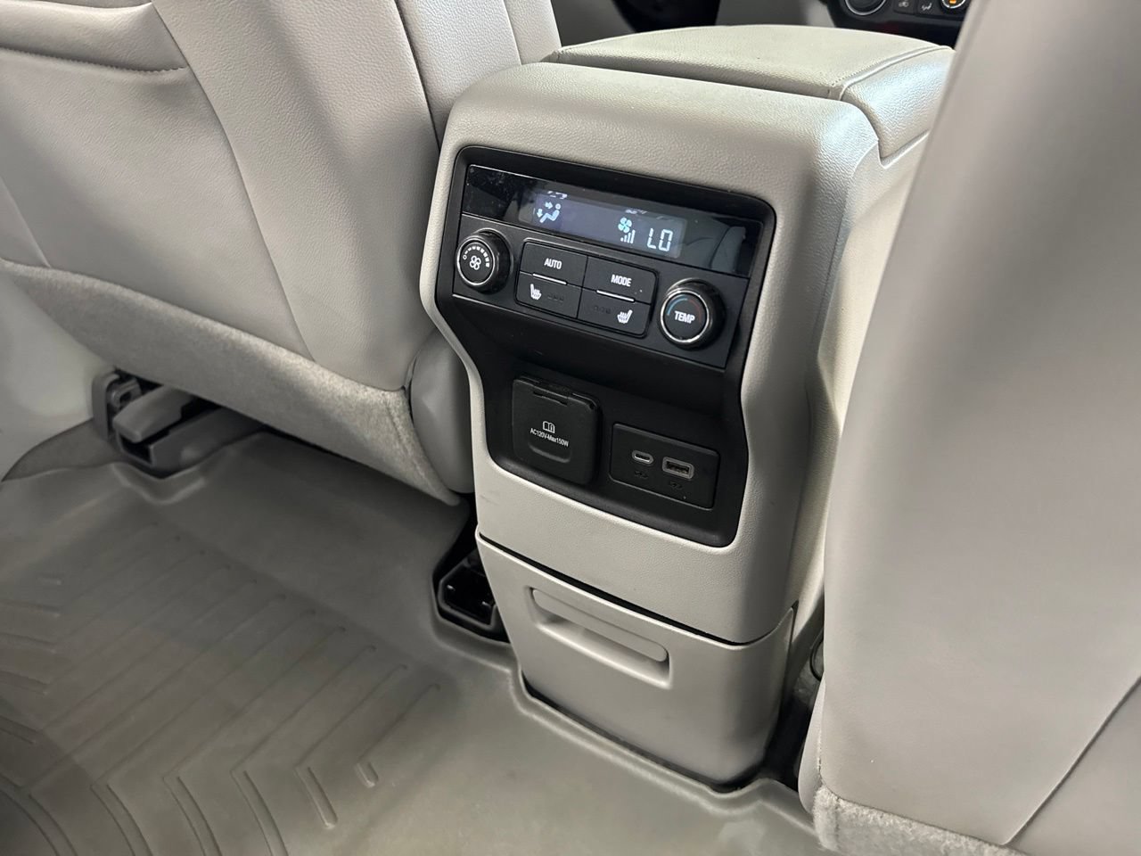 Used 2021 GMC Acadia SLT w/ Preferred Package FWD image 49