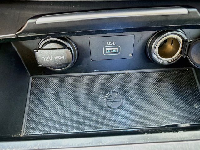 Used 2019 Genesis G80 3.8 RWD image 26