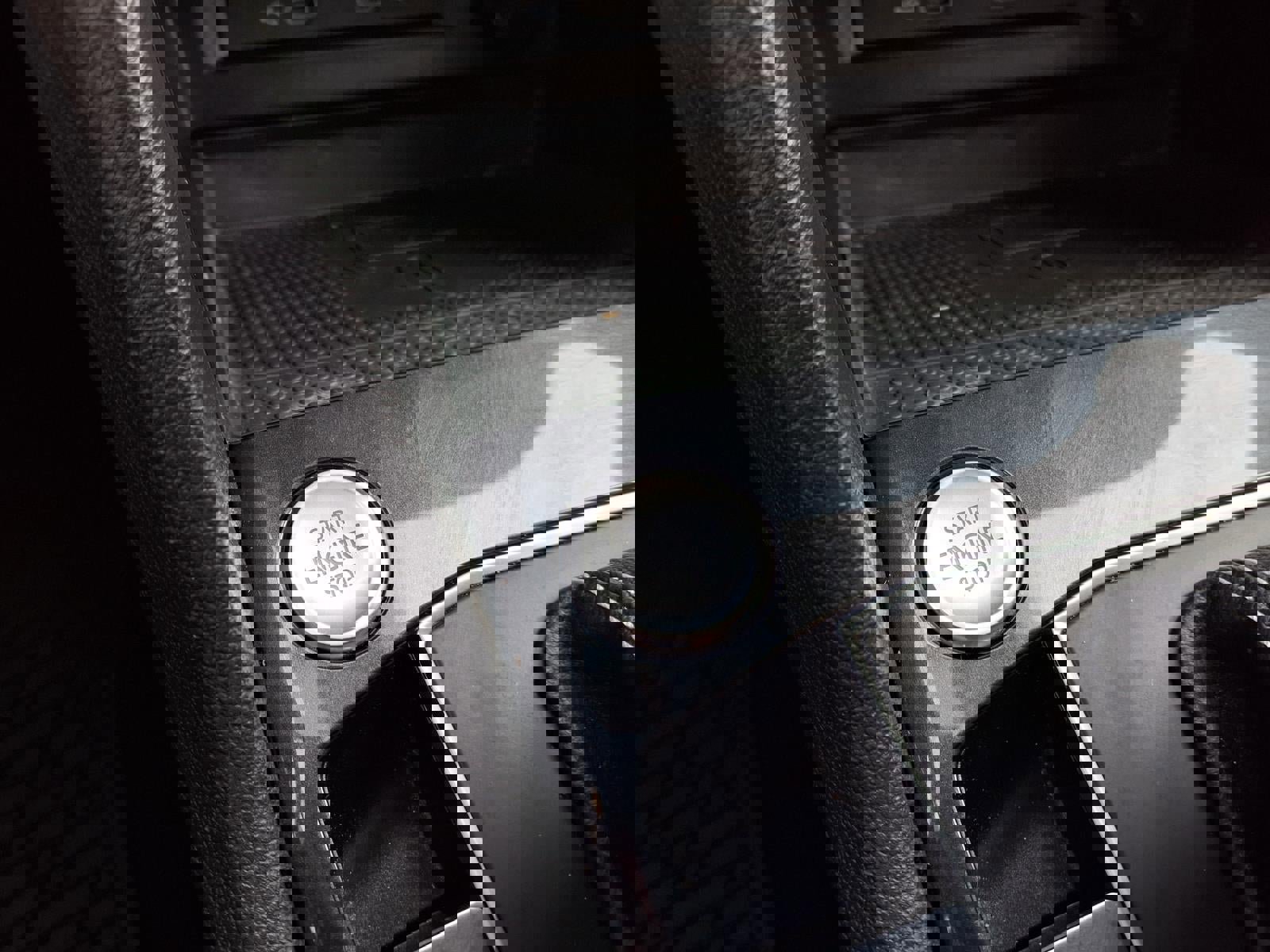 Used 2021 Volkswagen Tiguan SEL w/ 2-Row Tiguan MDO Package AWD/4WD image 10