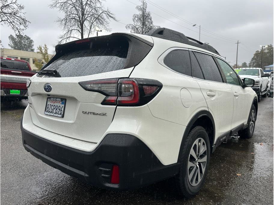 Used 2022 Subaru Outback Premium image 8